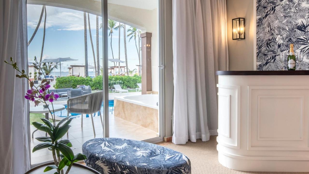 Be Live Collection Punta Cana Adults Only Eksteriør billede A guest room at the Four Seasons Resort