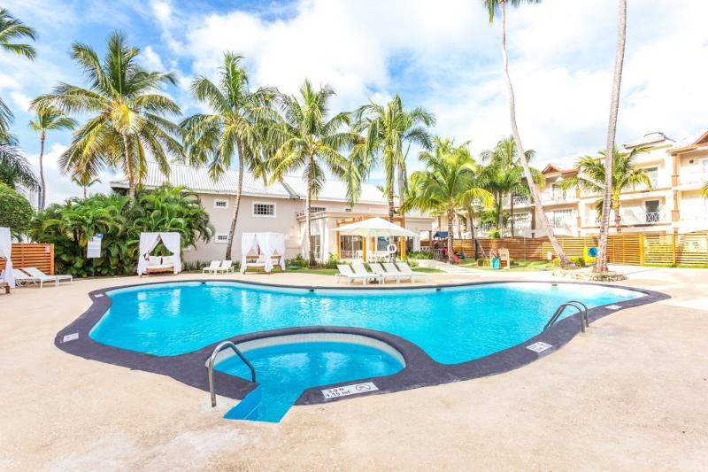 Be Live Collection Punta Cana Adults Only Eksteriør billede The swimming pool at the hotel